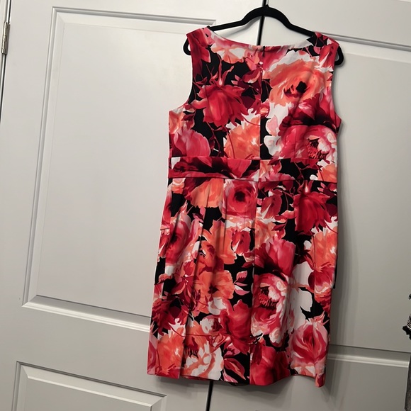 Fun muti colored dress - Picture 2 of 2